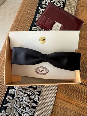 Retro FRAME Black Grosgrain Bow Tie
